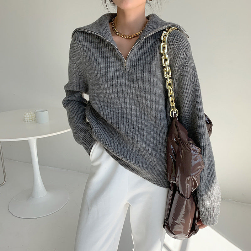 Knitted sweater with collar and zipper for women
