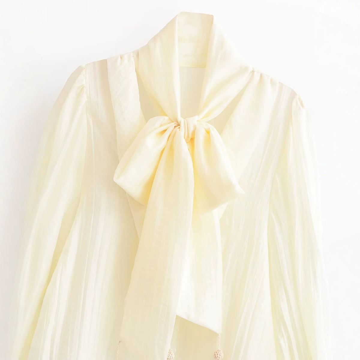Loose bow tie tied lantern sleeve shirt for women