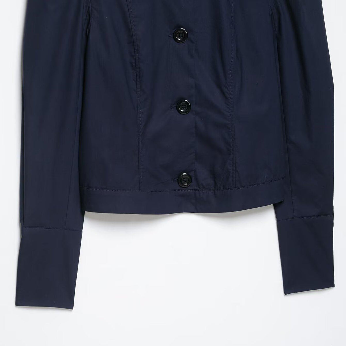 Stand up collar long sleeved single breasted top