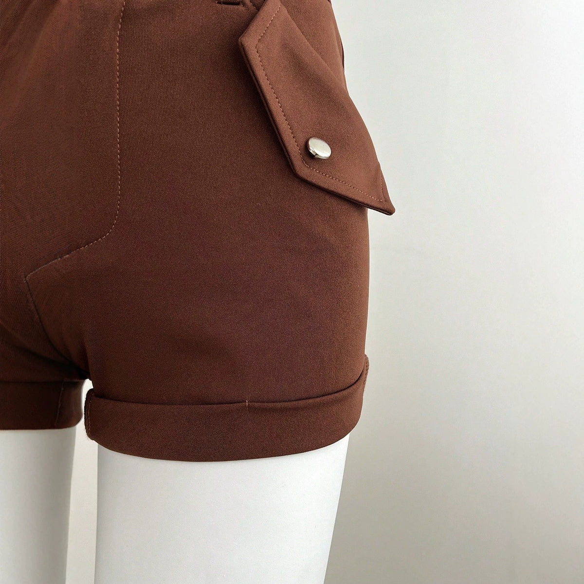 Low waist slimming and hip hugging women's shorts