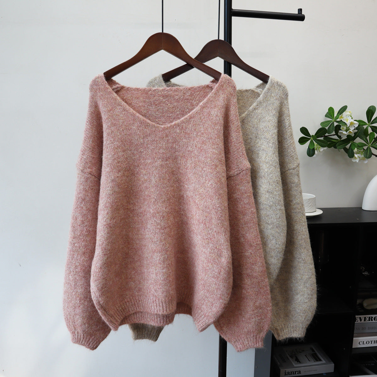 Loose V-neck sweater for women