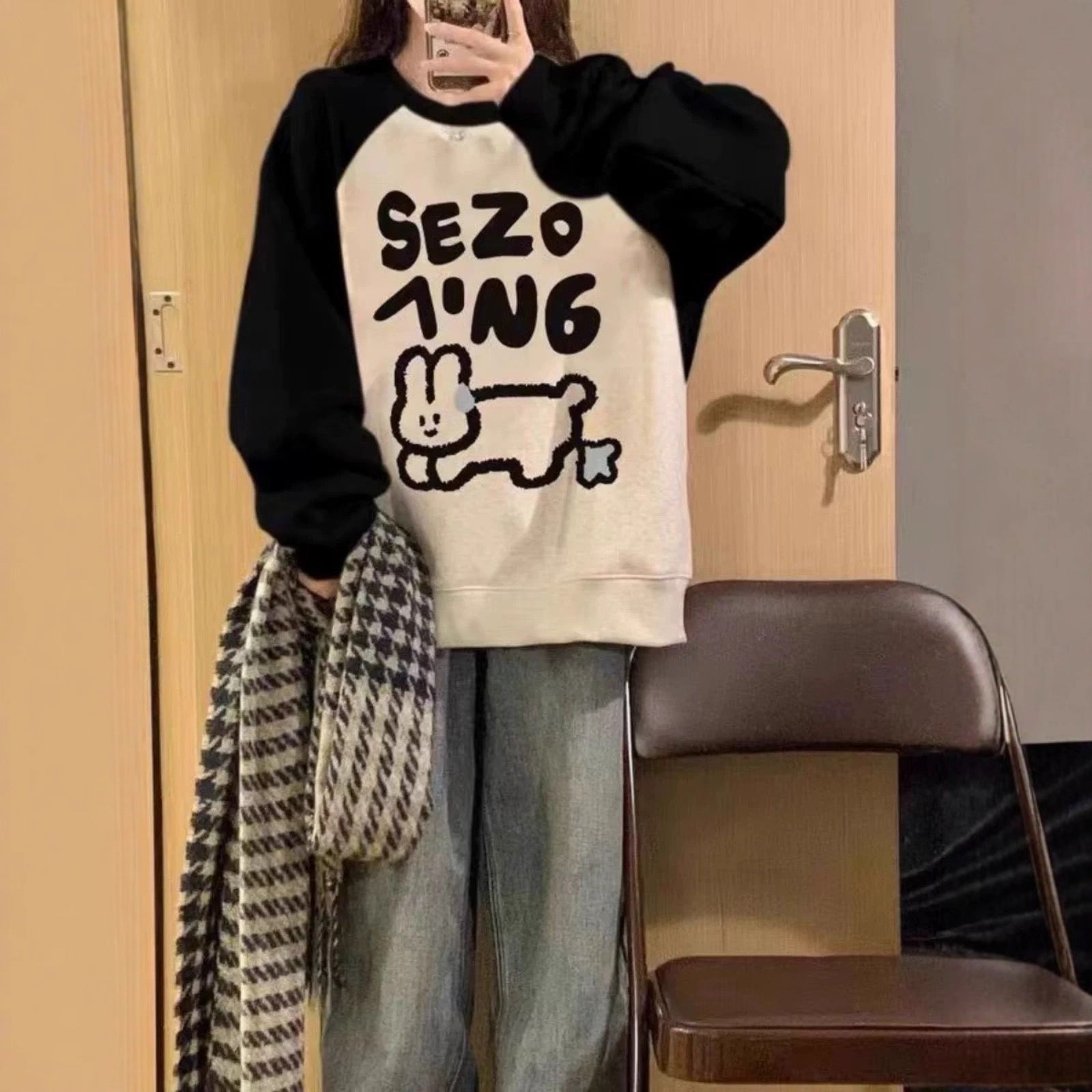Casual Round Neck Pullover Hoodie for Women, Loose Fit, Cartoon Print