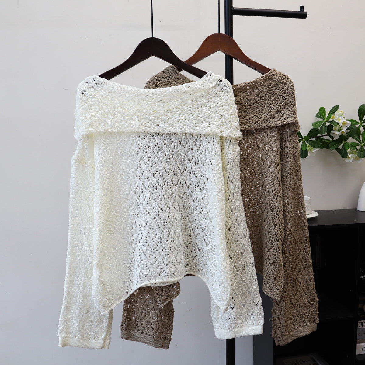 Loose hollow sweater