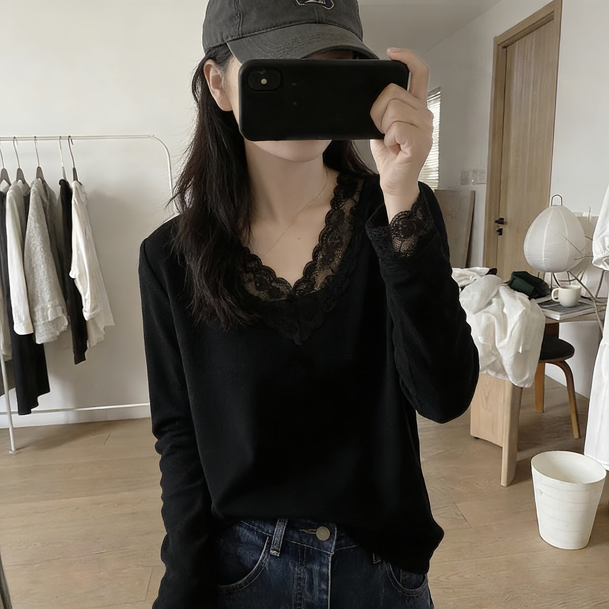 Casual Lace Splicing Long Sleeve V-Neck Women's T Shirt
