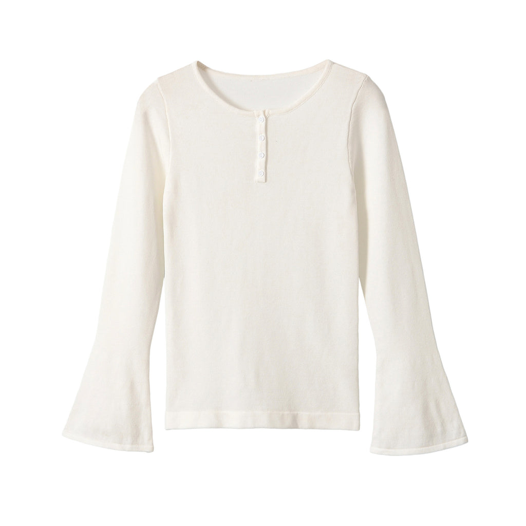 Long sleeved solid color T-shirt
