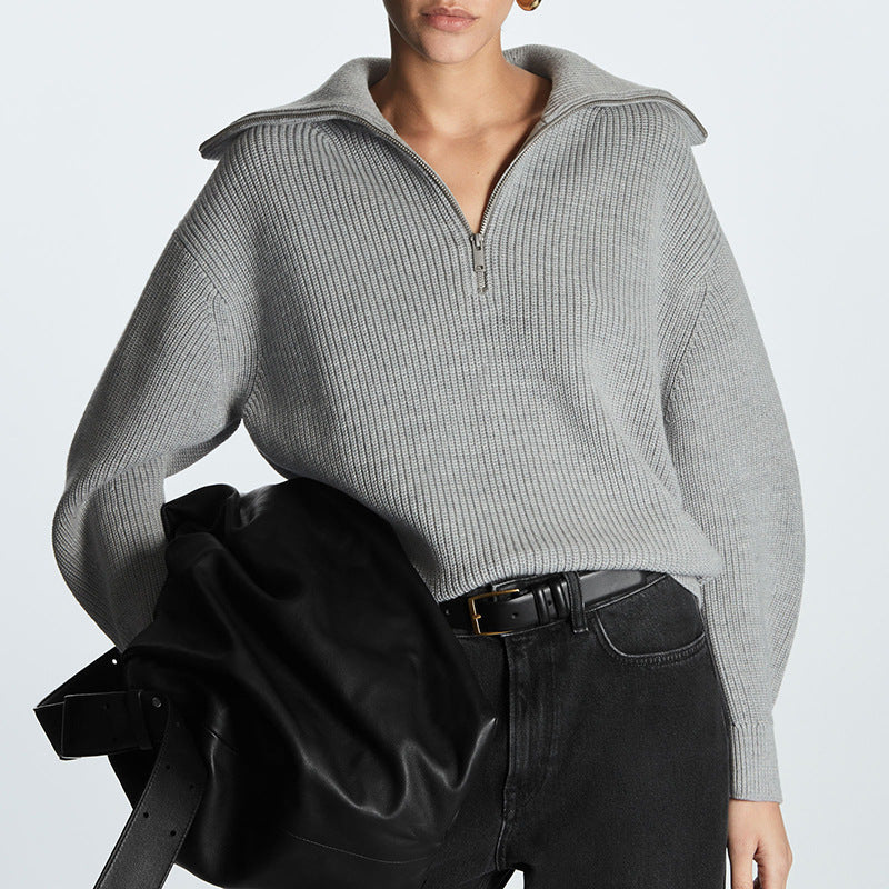 Knitted sweater with collar and zipper for women