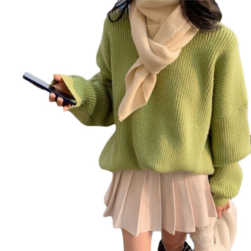 Round neck pullover long sleeved knitted sweater