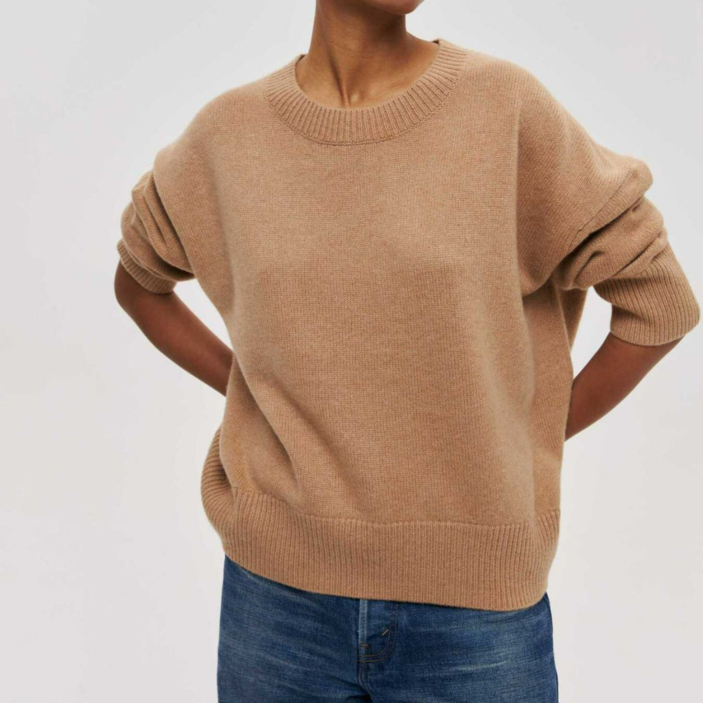 Loose knit round neck top with pullover
