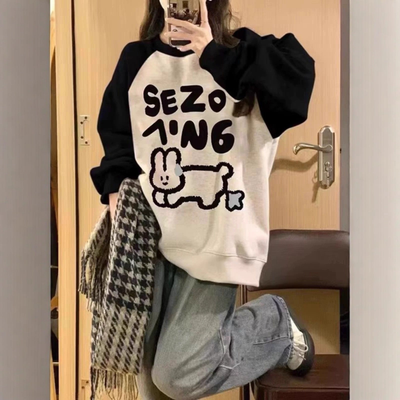 Casual Round Neck Pullover Hoodie for Women, Loose Fit, Cartoon Print