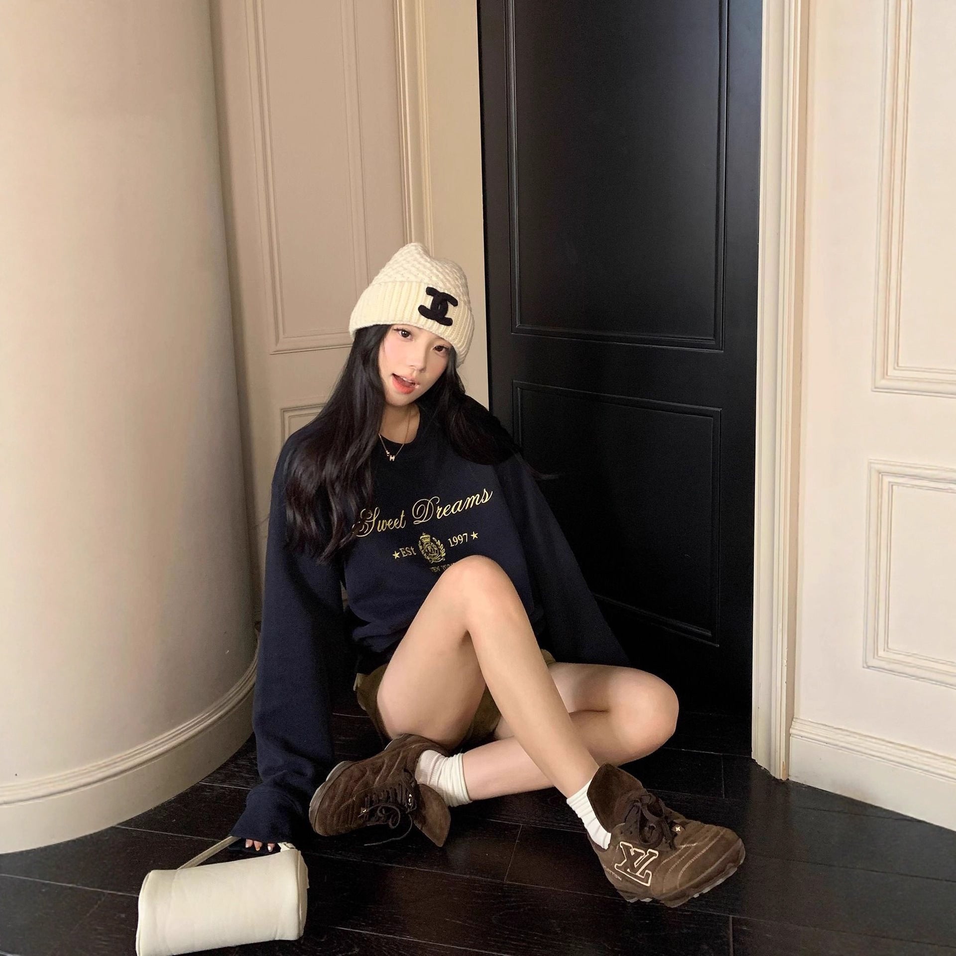 Round neck long sleeved hoodie, women's style loose letter print