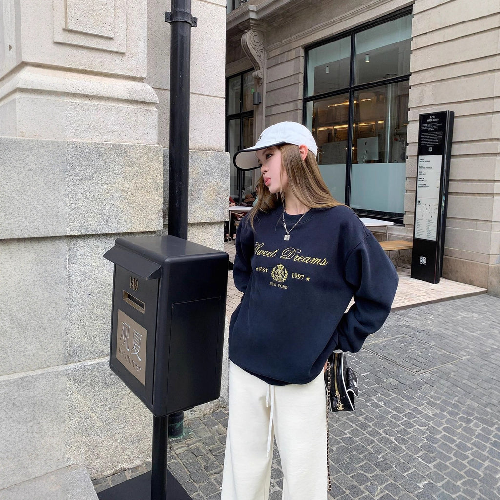 Round neck long sleeved hoodie, women's style loose letter print