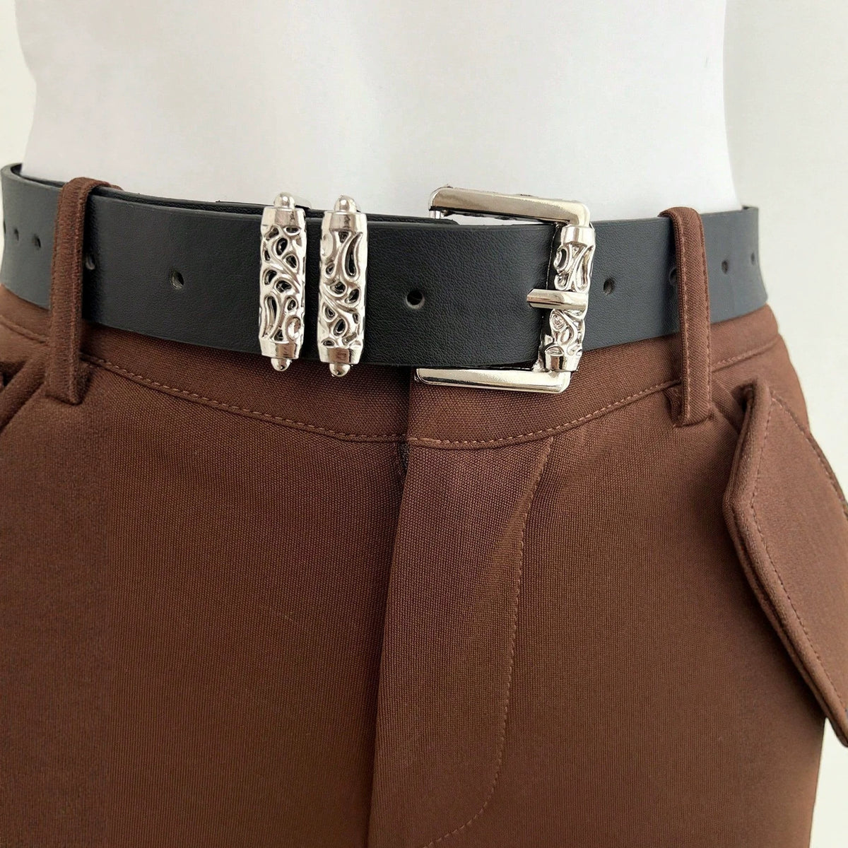 Low waist slimming and hip hugging women's shorts