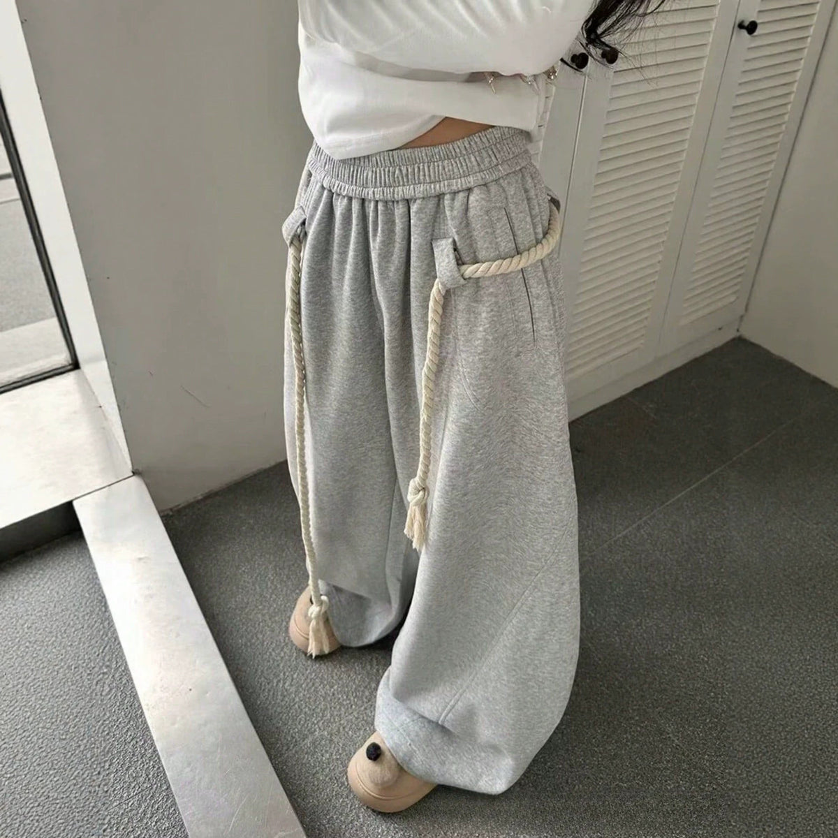 Casual Loose Wide-Leg Sweatpants for Women, Fashion Streetwear Style, Simple and Versatile High-Street Pants