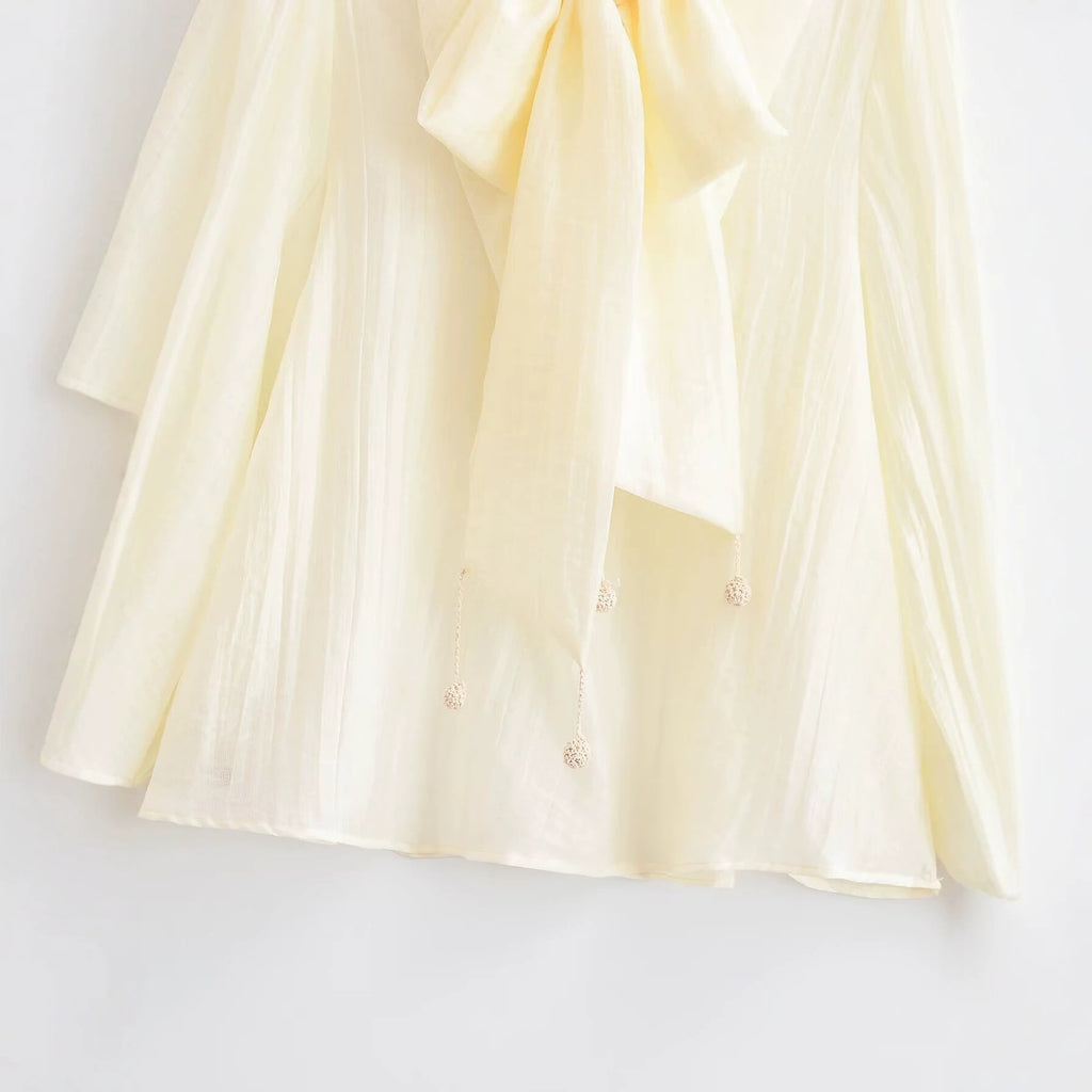 Loose bow tie tied lantern sleeve shirt for women