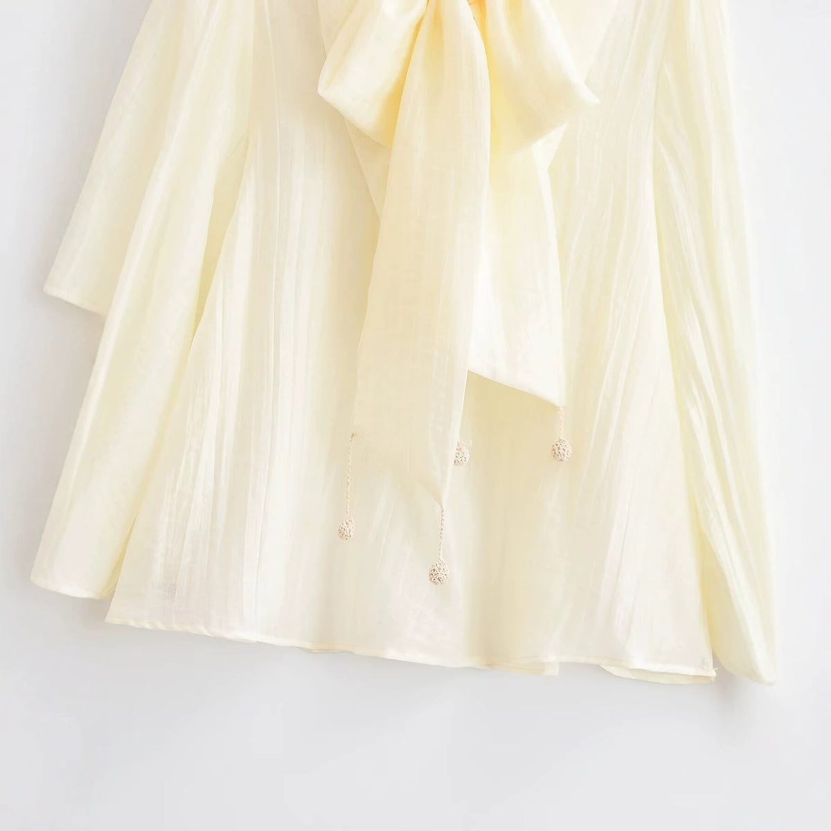 Loose bow tie tied lantern sleeve shirt for women