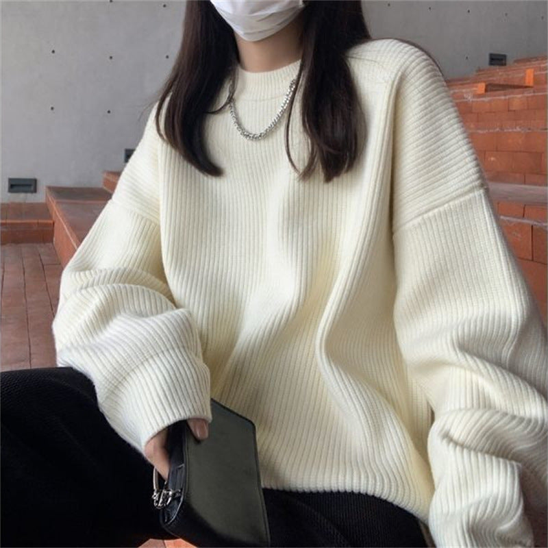 Round neck pullover long sleeved knitted sweater
