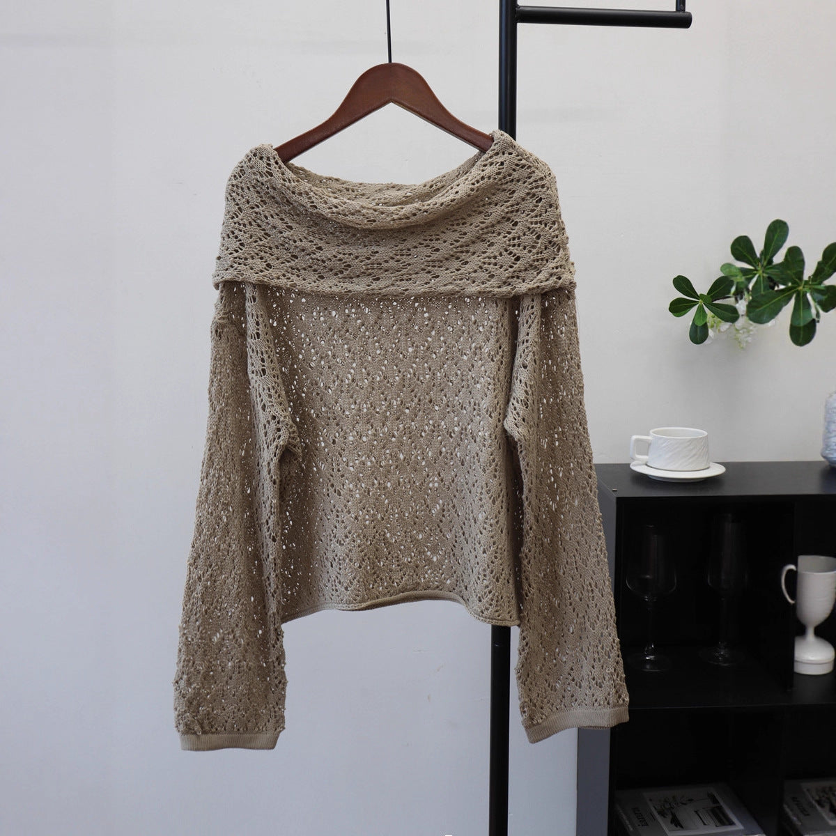 Loose hollow sweater