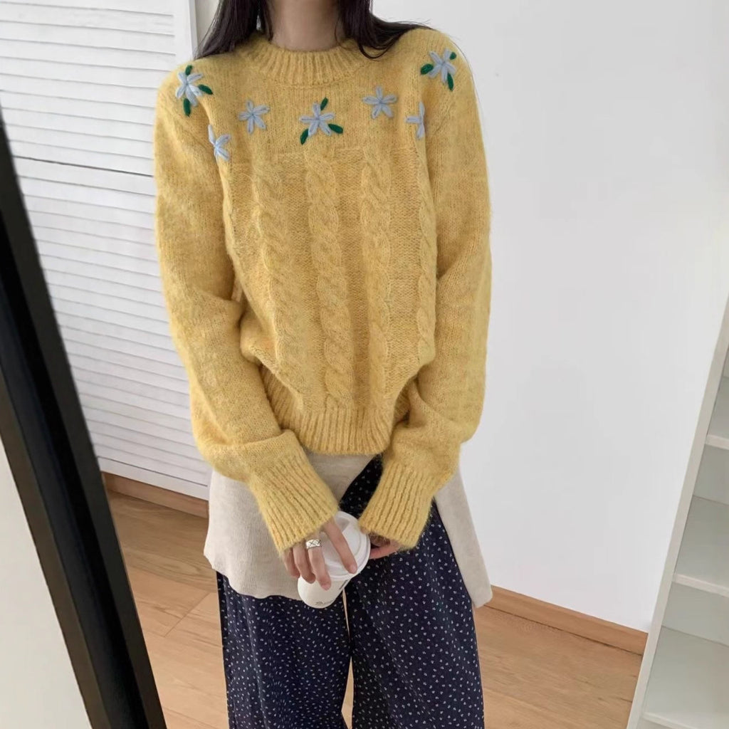 Embroidered crochet round neck pullover sweater for women
