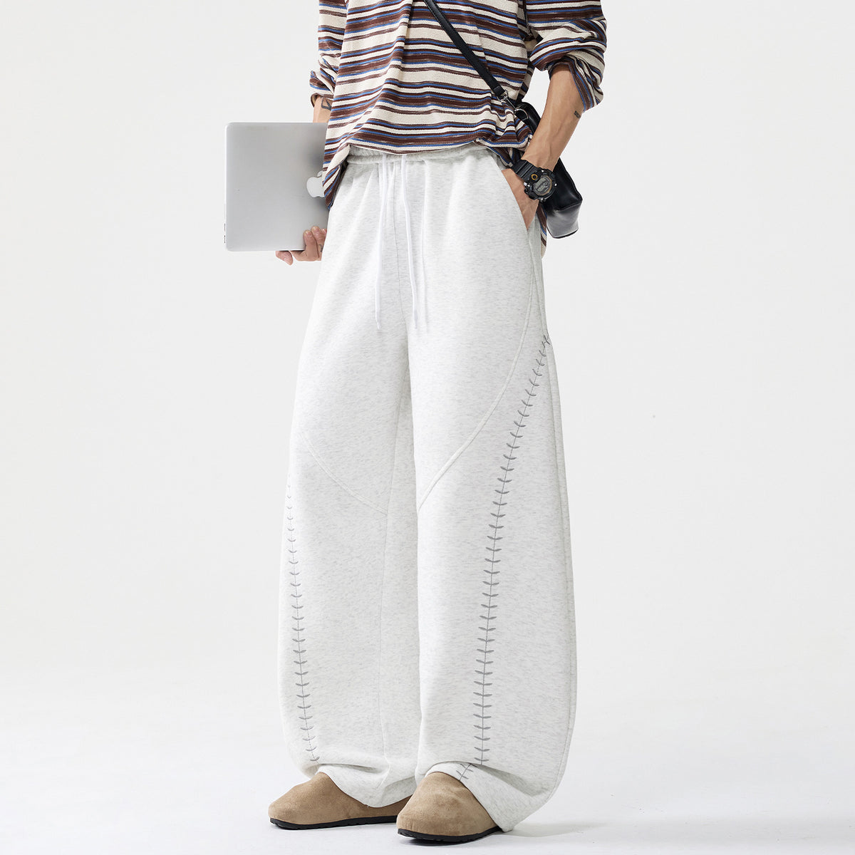 Light Retro Knife-Style Casual Pants for Men, Autumn Loose Fit with Drape, Color-Blocking Embroidery Panel Track Pants