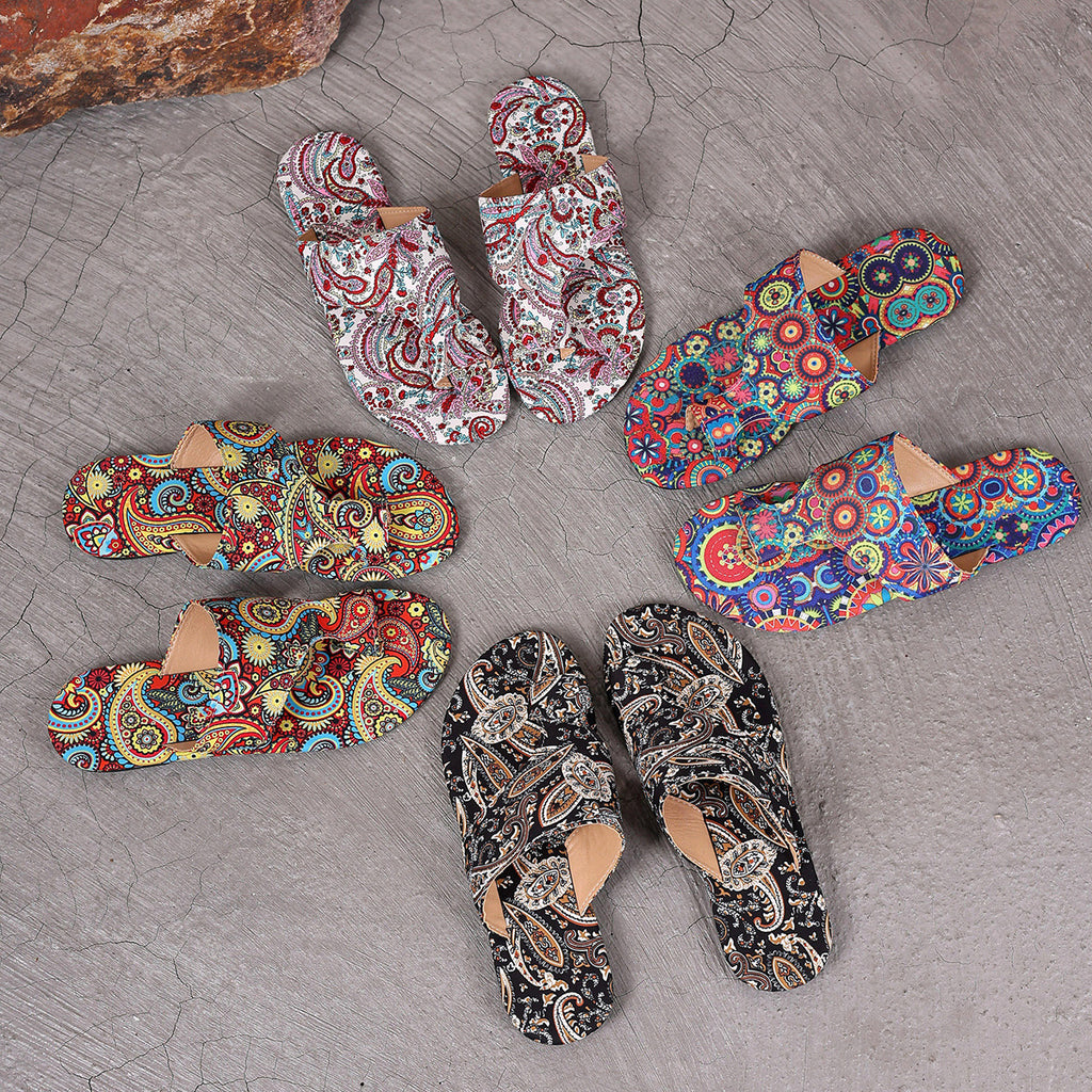 Flat bottomed cloth slippers with lightweight and breathable rubber sole