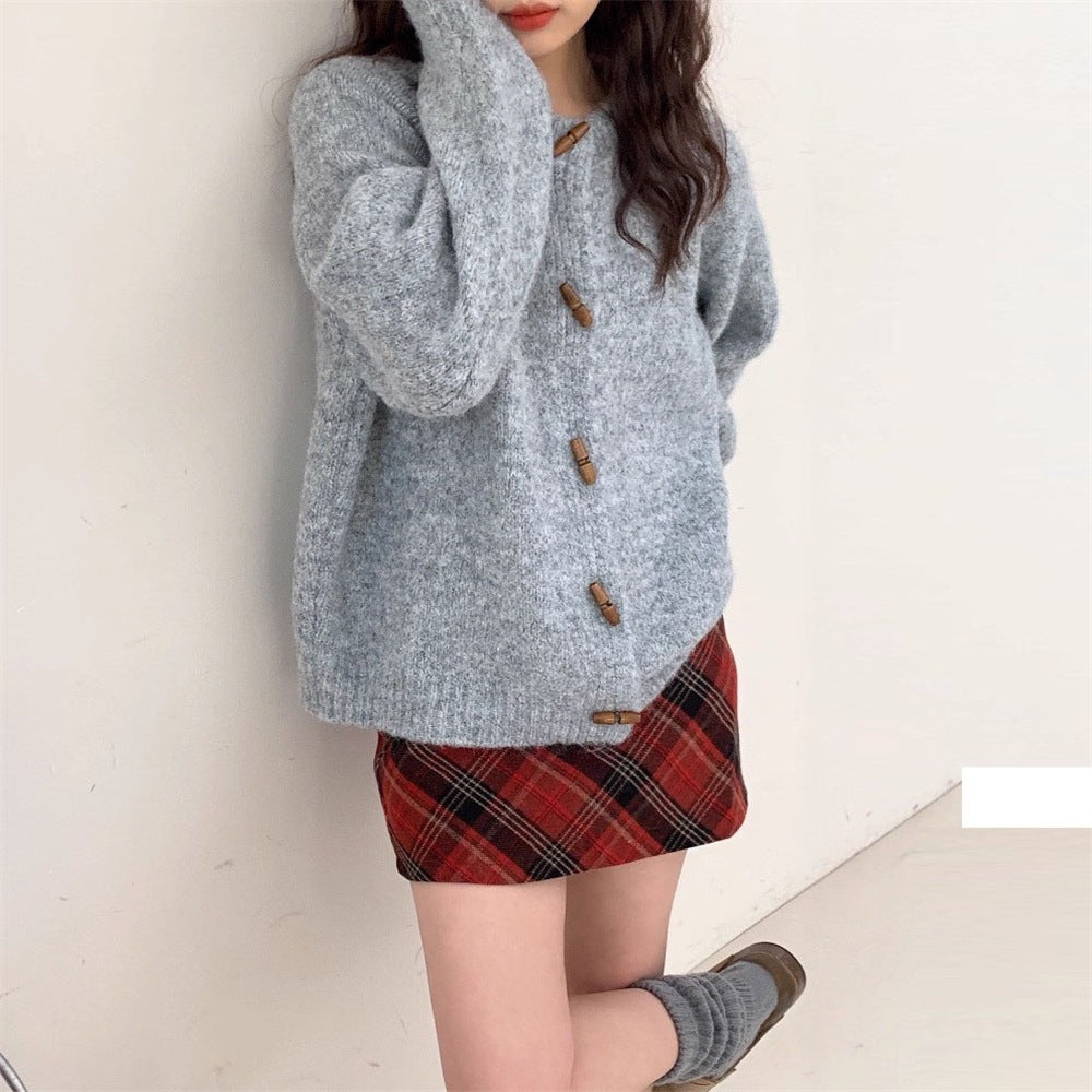 Round neck sweater women's cow horn button jacket