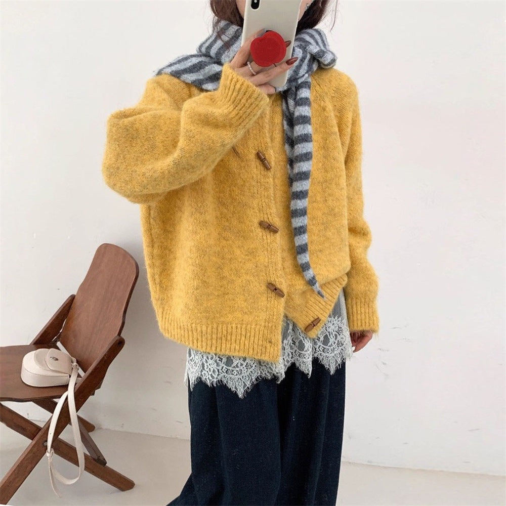 Round neck sweater women's cow horn button jacket