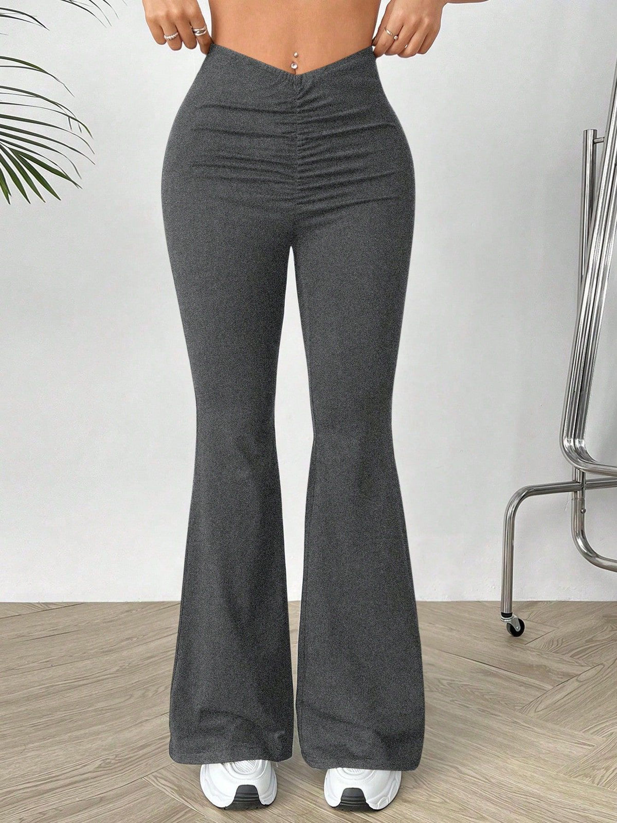 V-shaped waist slimming elastic pants