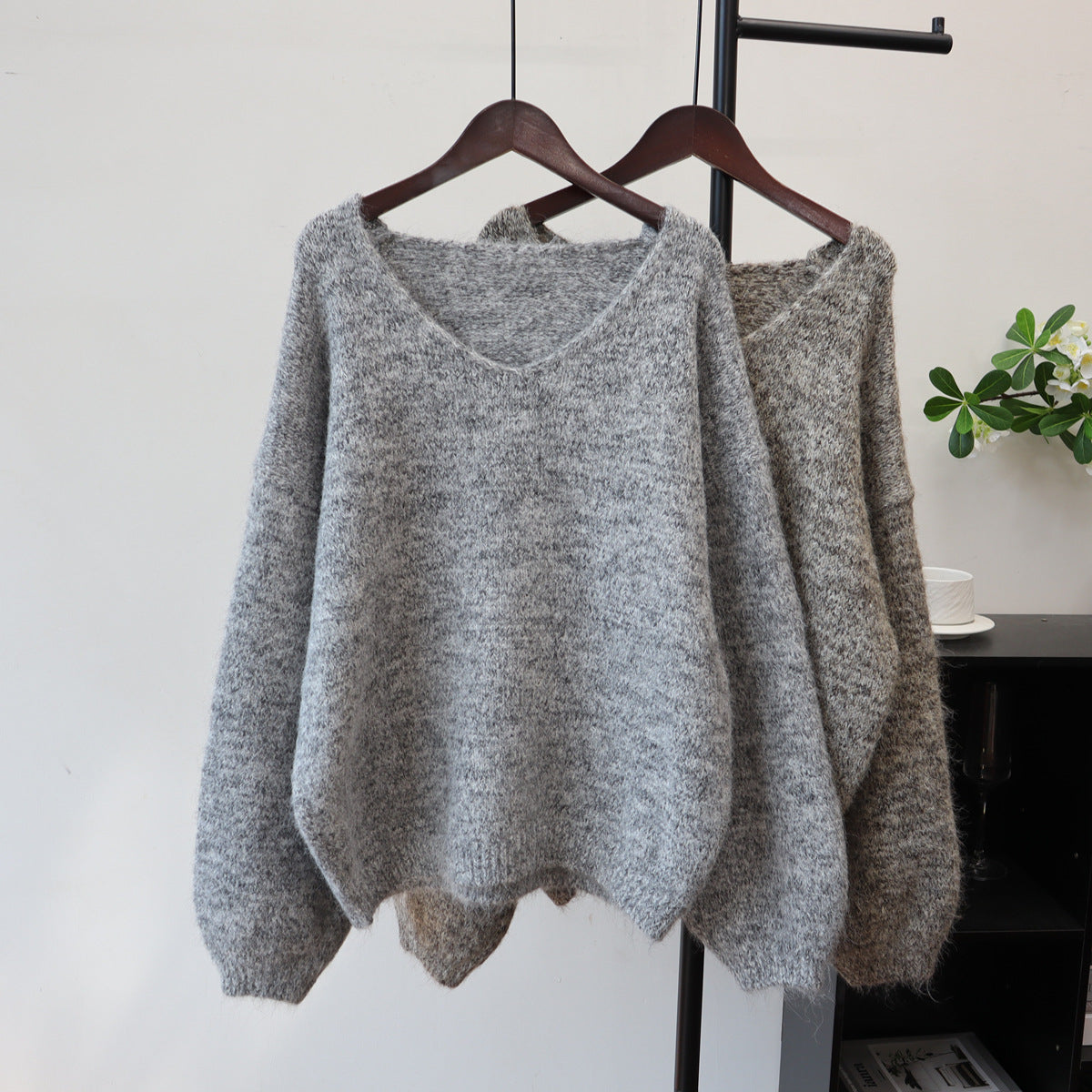 Loose V-neck sweater for women