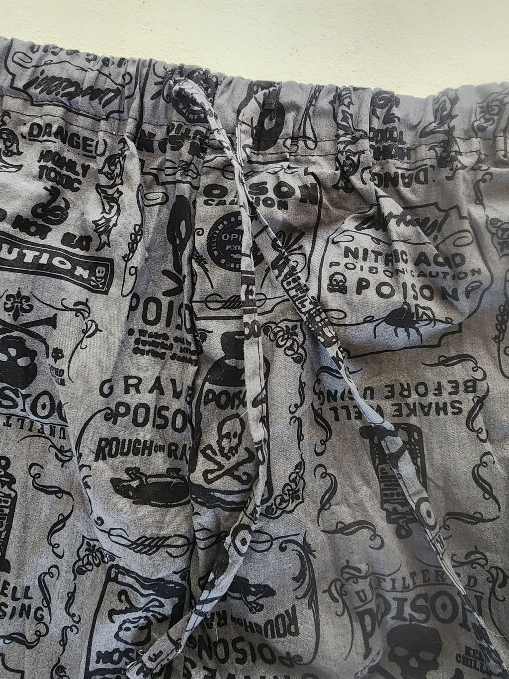 NEW Halloween Men's Lounge Pants S 28-30